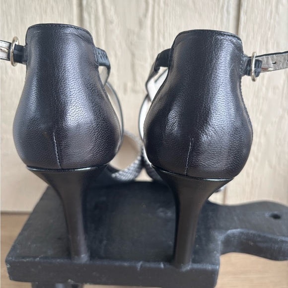 Anne Klein Iflex Heels with a Black and white tweed pattern and criss-cross stra - Picture 7 of 11